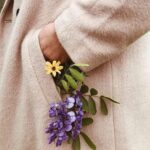 Хотел купить тебе цветы..